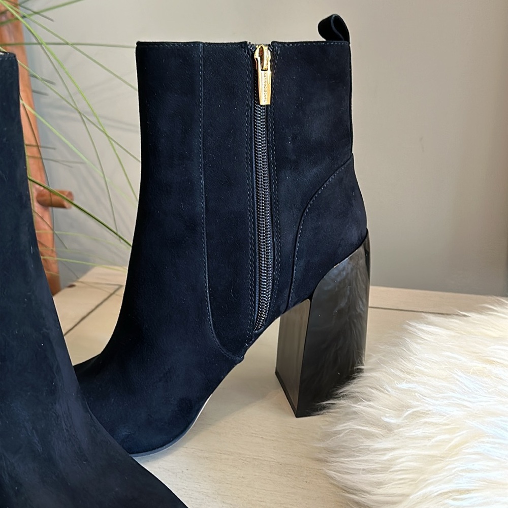 Vince Camuto Women’s Enverna Ankle Boot w/High Gloss Monochromatic Heel, Size 10 - Picture 6 of 16